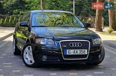 Хэтчбек Audi A3 2005 в 
