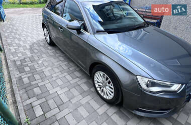 Хэтчбек Audi A3 2015 в 