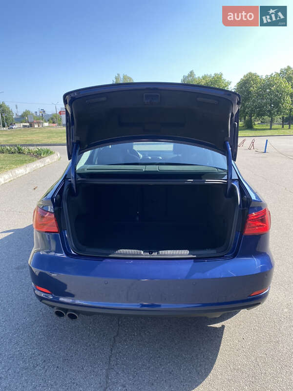 Седан Audi A3 2015 в Харькове