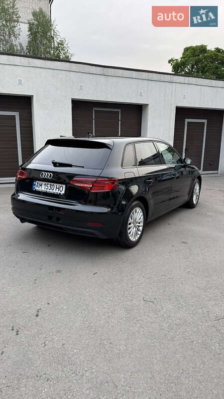 Хэтчбек Audi A3 2018 в Житомире