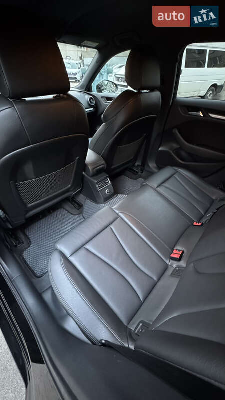 Хэтчбек Audi A3 2018 в Житомире