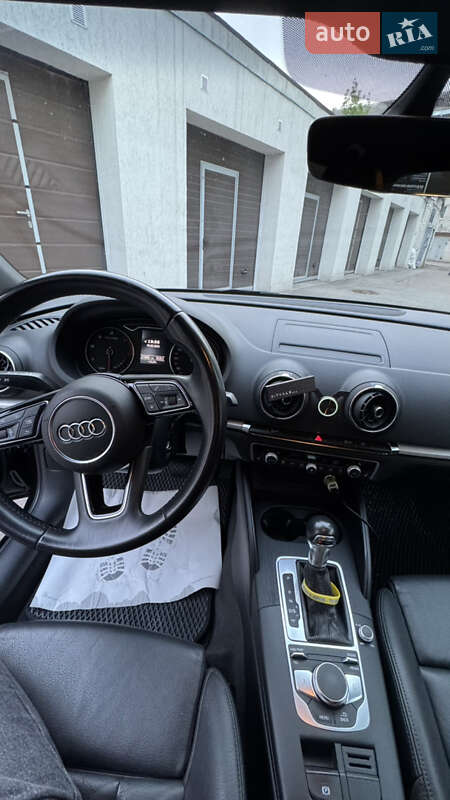 Хэтчбек Audi A3 2018 в Житомире