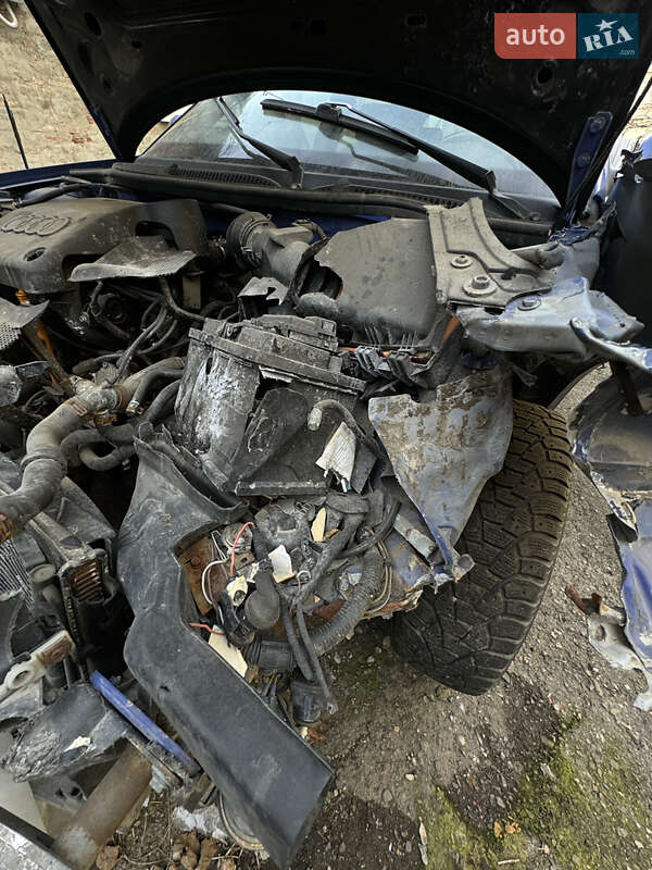 Хэтчбек Audi A3 2000 в Черновцах