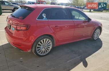 Хэтчбек Audi A3 2017 в 