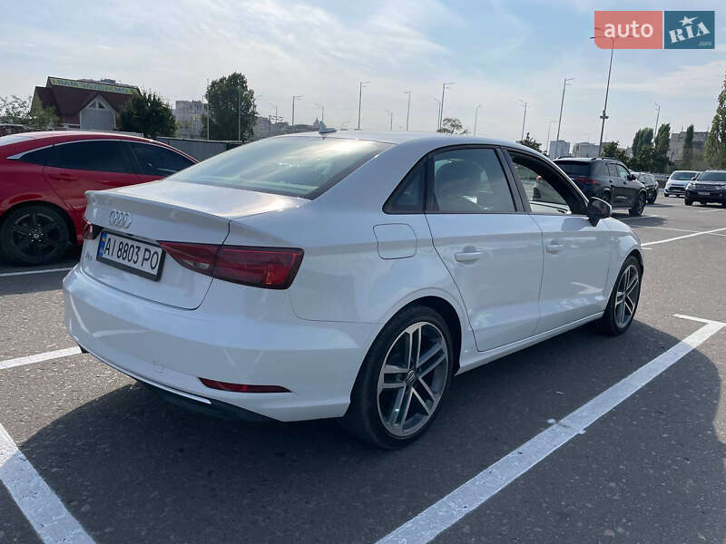 Седан Audi A3 2018 в Киеве