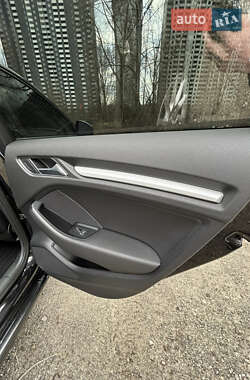 Хэтчбек Audi A3 2015 в 