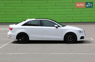 Седан Audi A3 2015 в 
