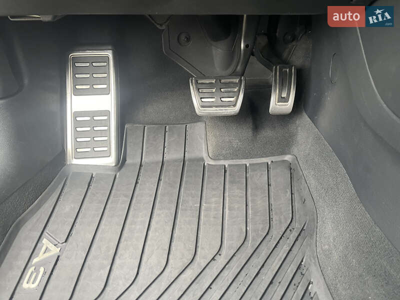 Седан Audi A3 2017 в Хырове