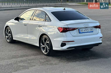 Седан Audi A3 2022 в 