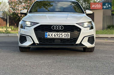 Седан Audi A3 2022 в 