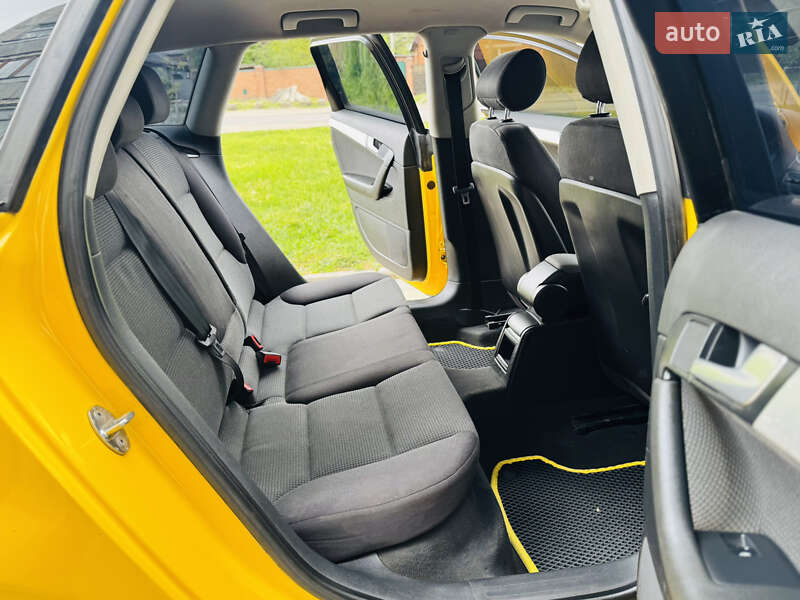 Хэтчбек Audi A3 2004 в Ромнах