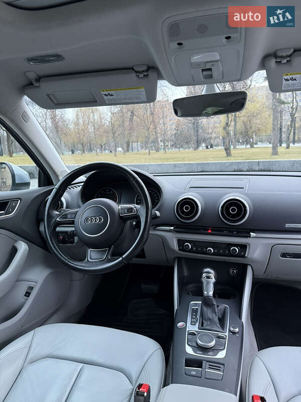 Седан Audi A3 2016 в 