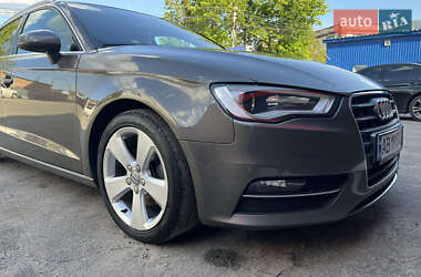 Хэтчбек Audi A3 2014 в 