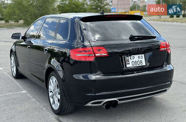 Хетчбек Audi A3 2012 в 