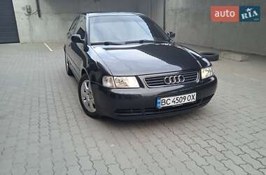 Хетчбек Audi A3 1999 в 