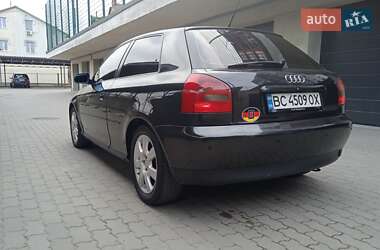 Хетчбек Audi A3 1999 в 