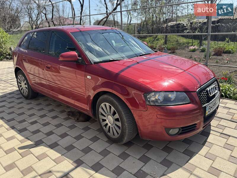 Хэтчбек Audi A3 2006 в 