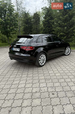 Хэтчбек Audi A3 2015 в 