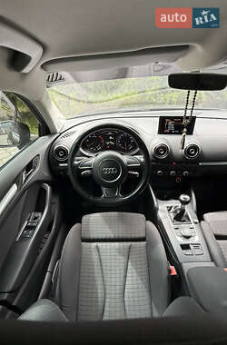 Хэтчбек Audi A3 2015 в 