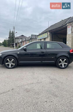 Хетчбек Audi A3 2003 в 