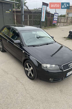Хетчбек Audi A3 2003 в 