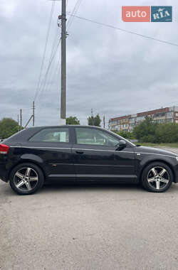 Хетчбек Audi A3 2003 в 