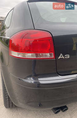 Хетчбек Audi A3 2003 в 