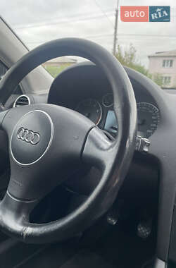 Хетчбек Audi A3 2003 в 