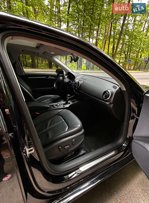Седан Audi A3 2015 в Львове