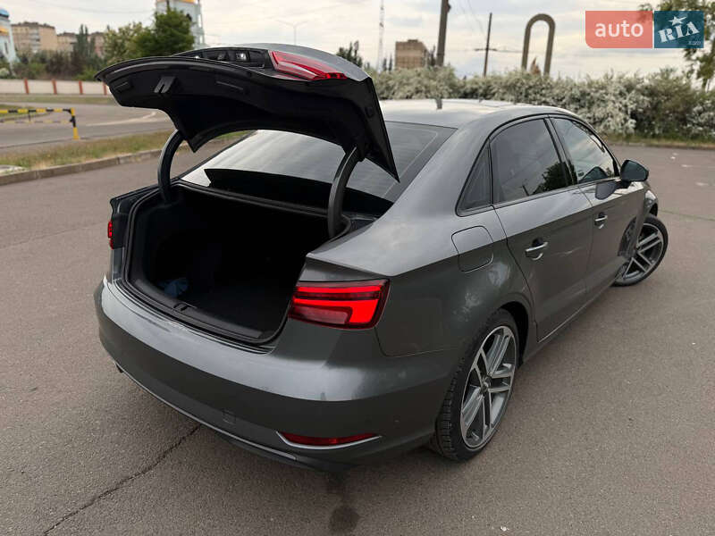 Седан Audi A3 2019 в Кривом Роге