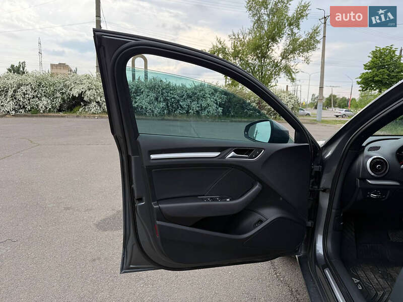 Седан Audi A3 2019 в Кривом Роге