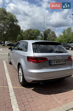 Хетчбек Audi A3 2015 в 