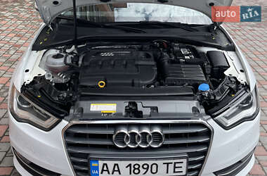 Хэтчбек Audi A3 2016 в 