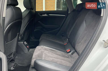 Хэтчбек Audi A3 2016 в 