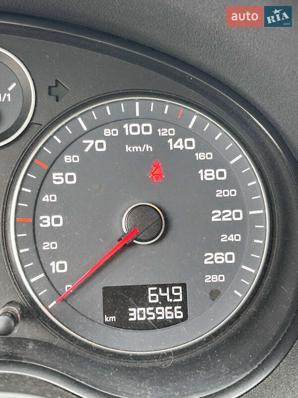 Хэтчбек Audi A3 2012 в Сумах