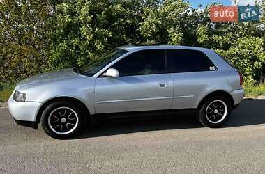 Хэтчбек Audi A3 1998 в 