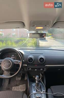 Хэтчбек Audi A3 2016 в 