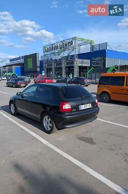 Хэтчбек Audi A3 2002 в 