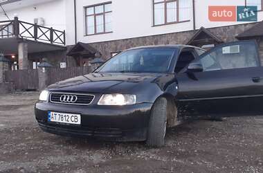 Хэтчбек Audi A3 1999 в 