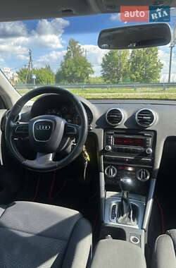 Хетчбек Audi A3 2012 в 