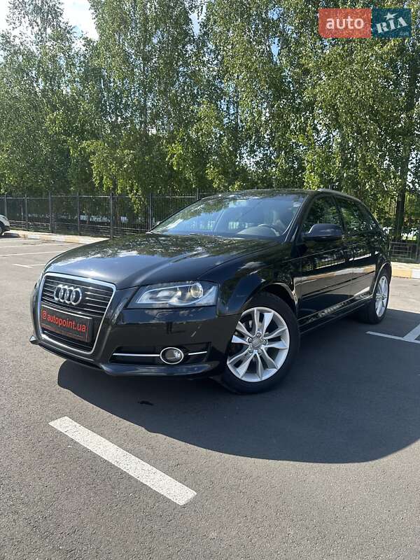 Хетчбек Audi A3 2012 в 