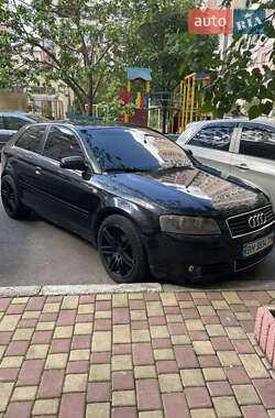 Хетчбек Audi A3 2004 в 