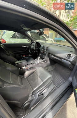 Хетчбек Audi A3 2004 в 