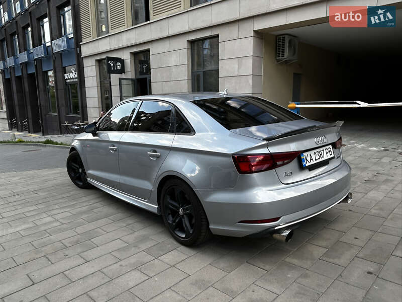 Седан Audi A3 2017 в Киеве