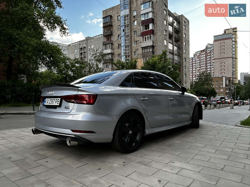 Седан Audi A3 2017 в Киеве