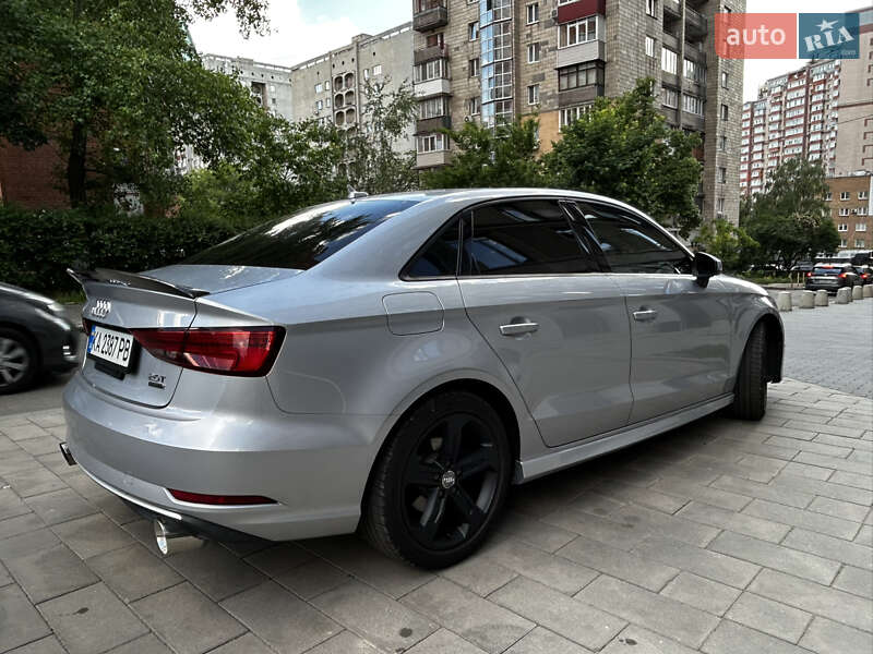 Седан Audi A3 2017 в Киеве
