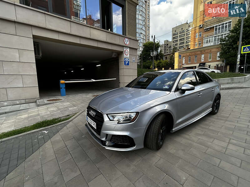 Седан Audi A3 2017 в Киеве