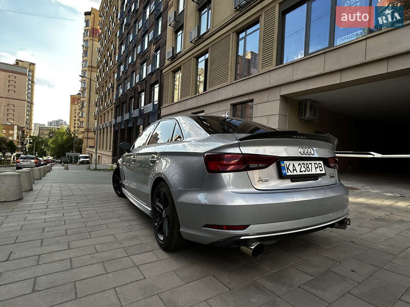 Седан Audi A3 2017 в Киеве