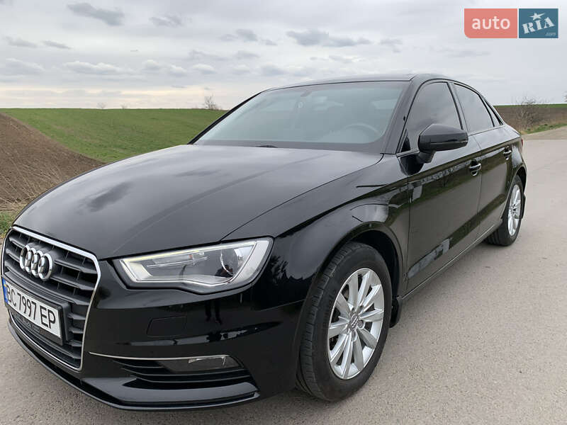 Седан Audi A3 2015 в Львове