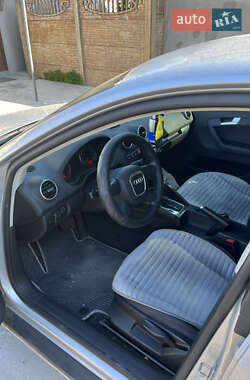 Хэтчбек Audi A3 2006 в 